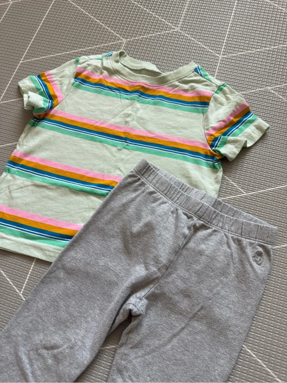 Gap|Baby girl/toddler lounge set, Mint striped Tee w Rainbow Pastels & leggings•
